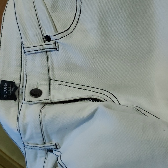 Reg $99 Nicole Miller White Jeans Size 8 - Picture 6 of 6
